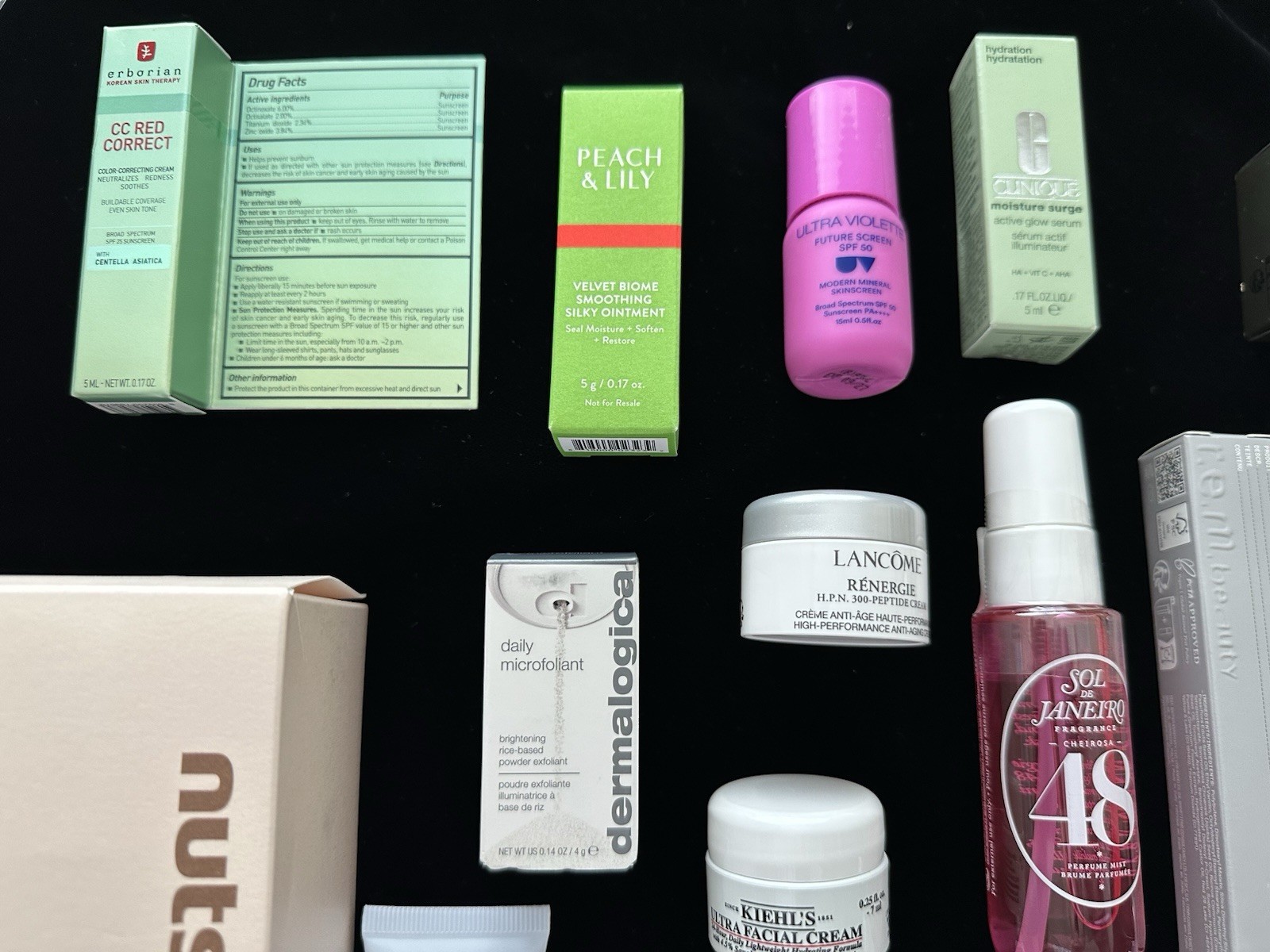 Luxury Beauty Bundle Bare Minerals Sol de Janeiro Tower28 Dolce & Gabbana +