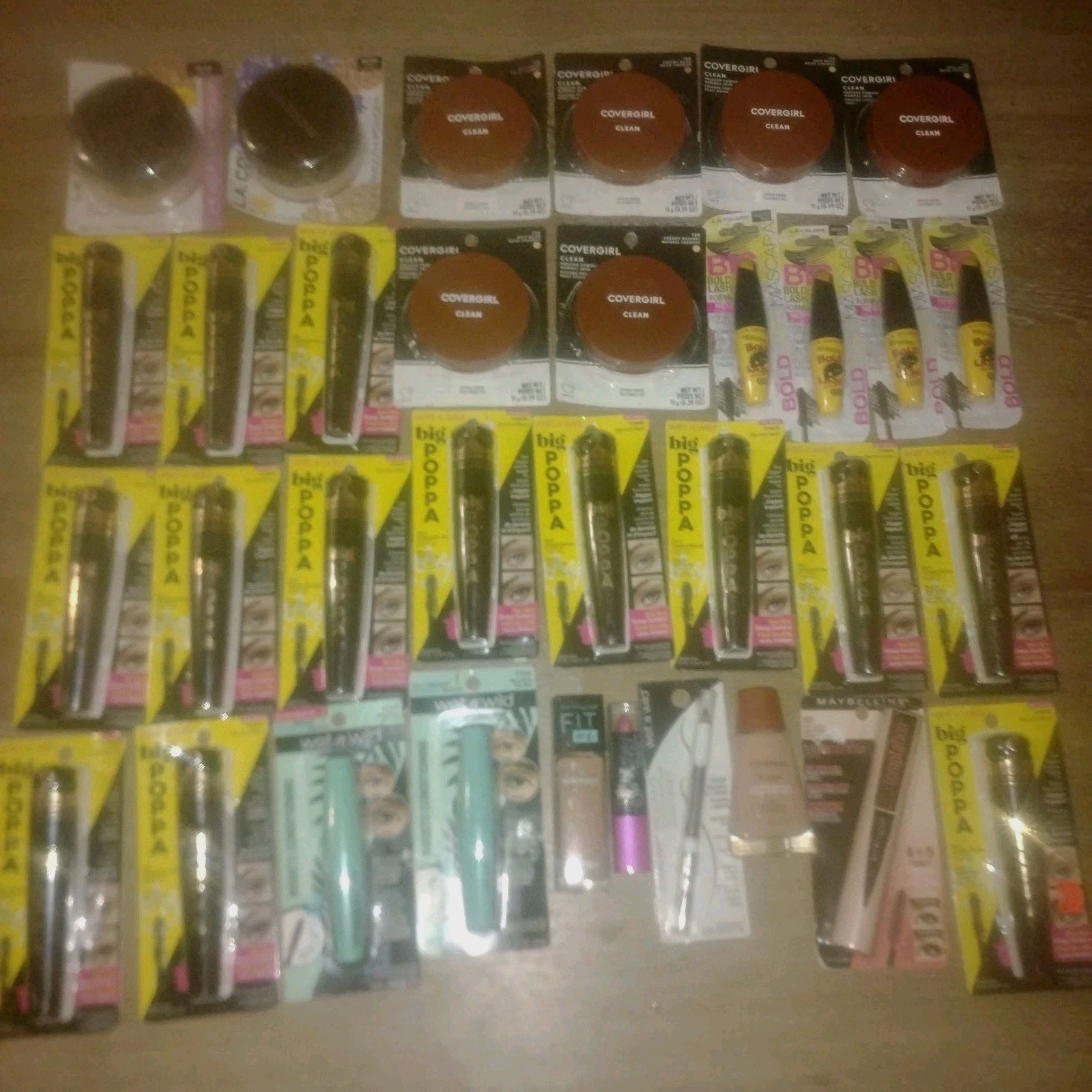 Lot Of 33 Makeup Cover Girl Maybelline, Wet N Wild, LA Colors
