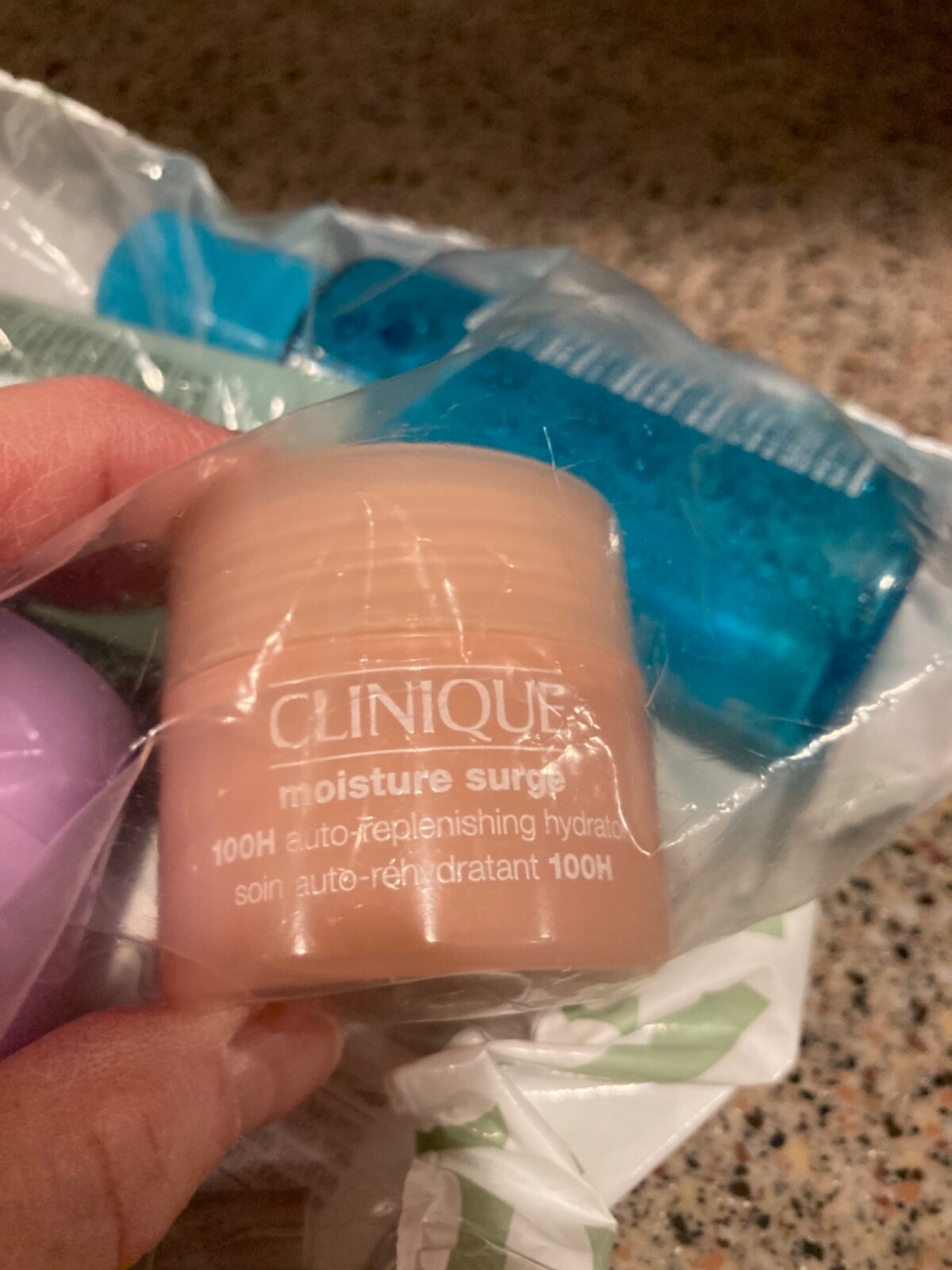 CLINIQUE FREE FULL SIZE SAMPLE PACK SEALED 5 ITEMS MASCARA LIPSTICK EYELINER ETC