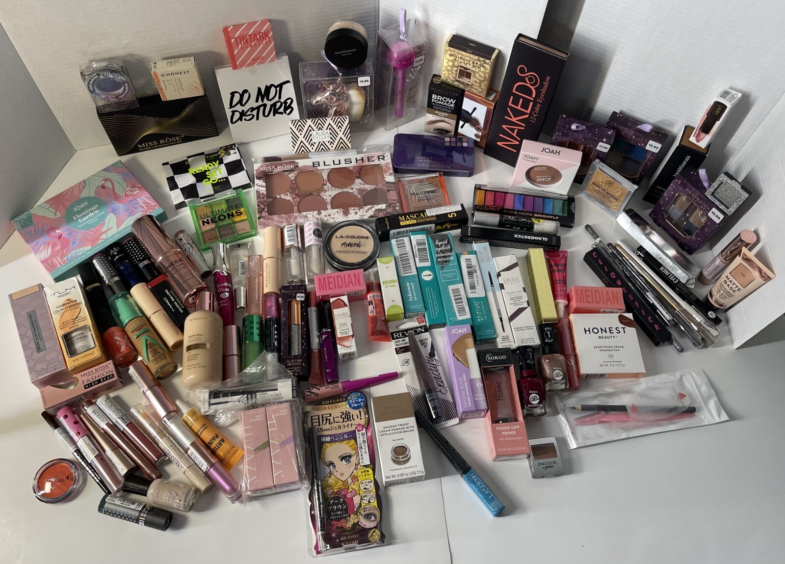 Mixed Makeup Wholesale Lot!! Revolution, BH, Joah, Revlon and More!!! 💄