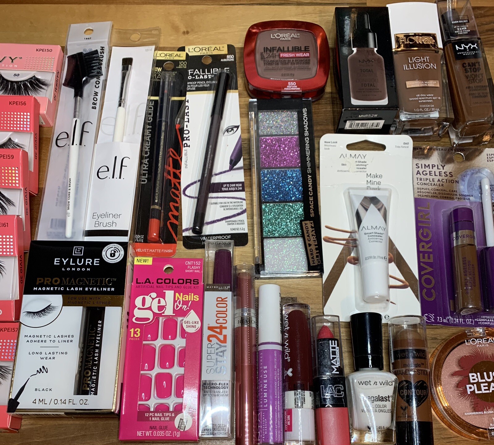 Lot of 26 Makeup DEEP SKIN TONE L’Oreal Maybelline Revlon Wet n Wild SEALED NEW