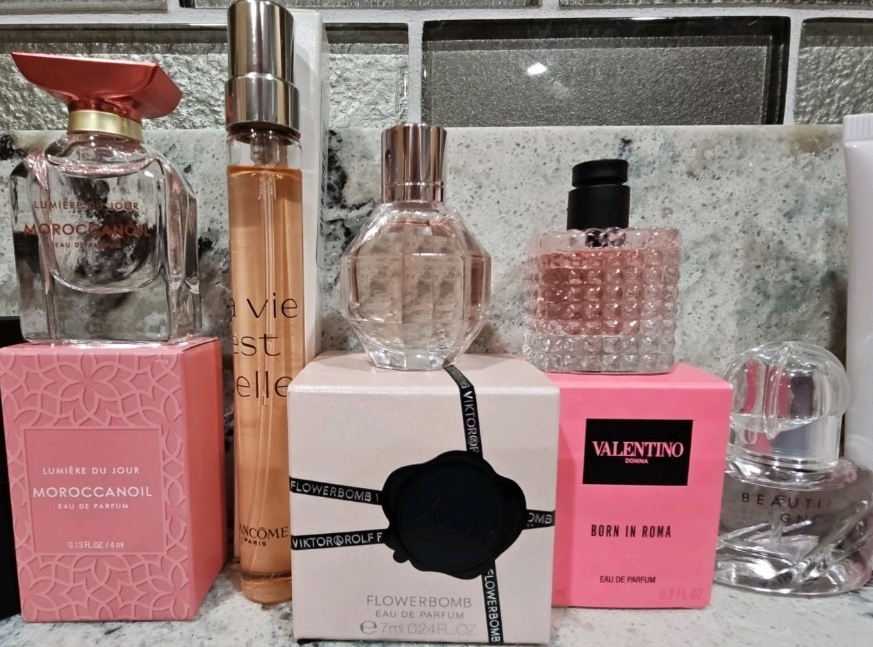 15 Women Lipstick Parfum Lot~ Estee Lauder Beautiful VALENTINO BORN ROMA Lancôme
