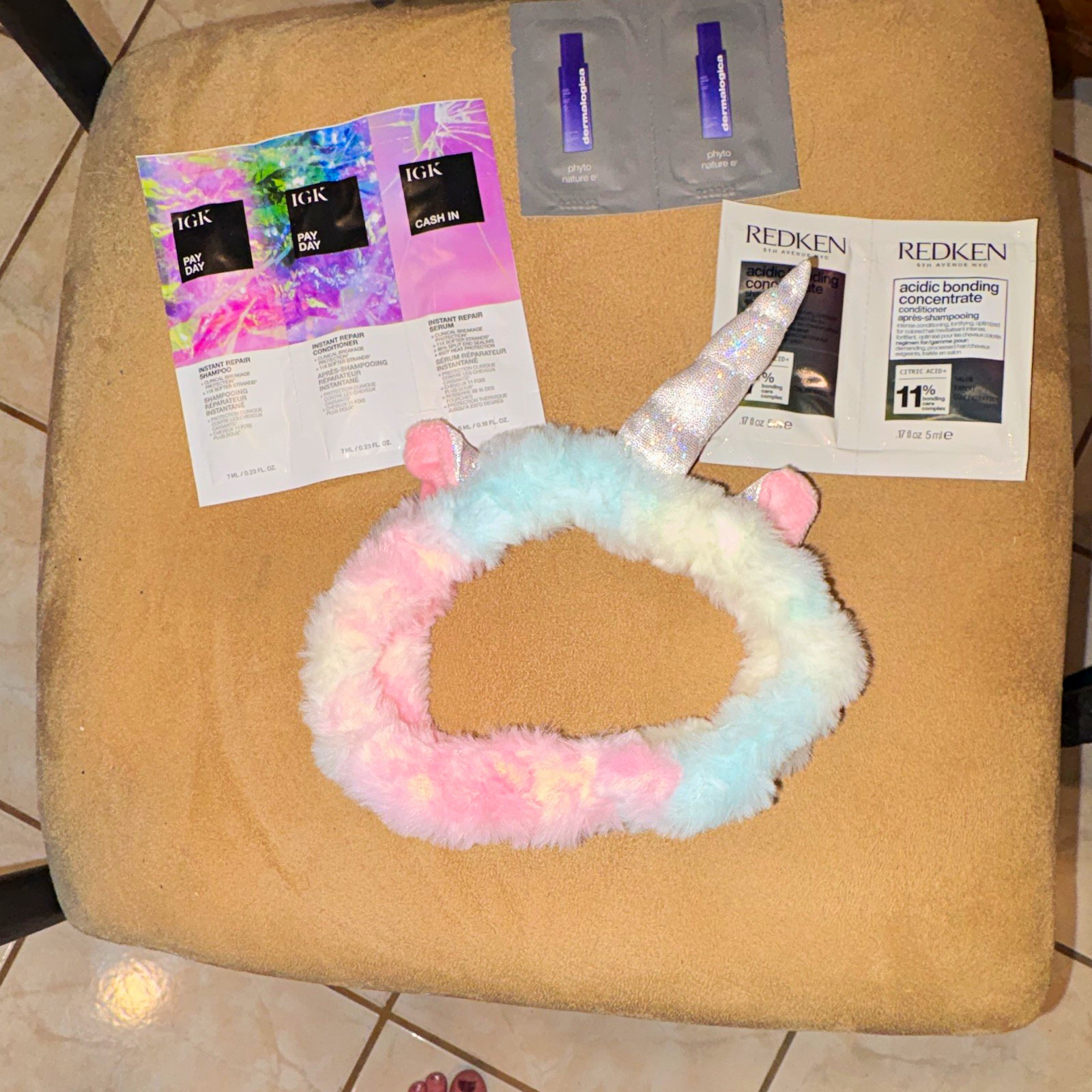 Assorted Beauty Sample Lot Redken Acidic Bonding IGK Pay Day Cash In + Headband