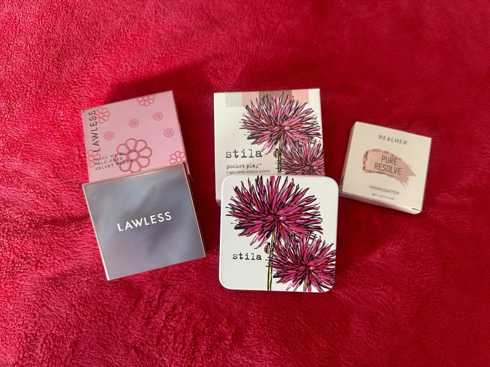 Stila Pocket Play Eyeshadow Palette + Lawless Velvet Blush + Realher Highlighter