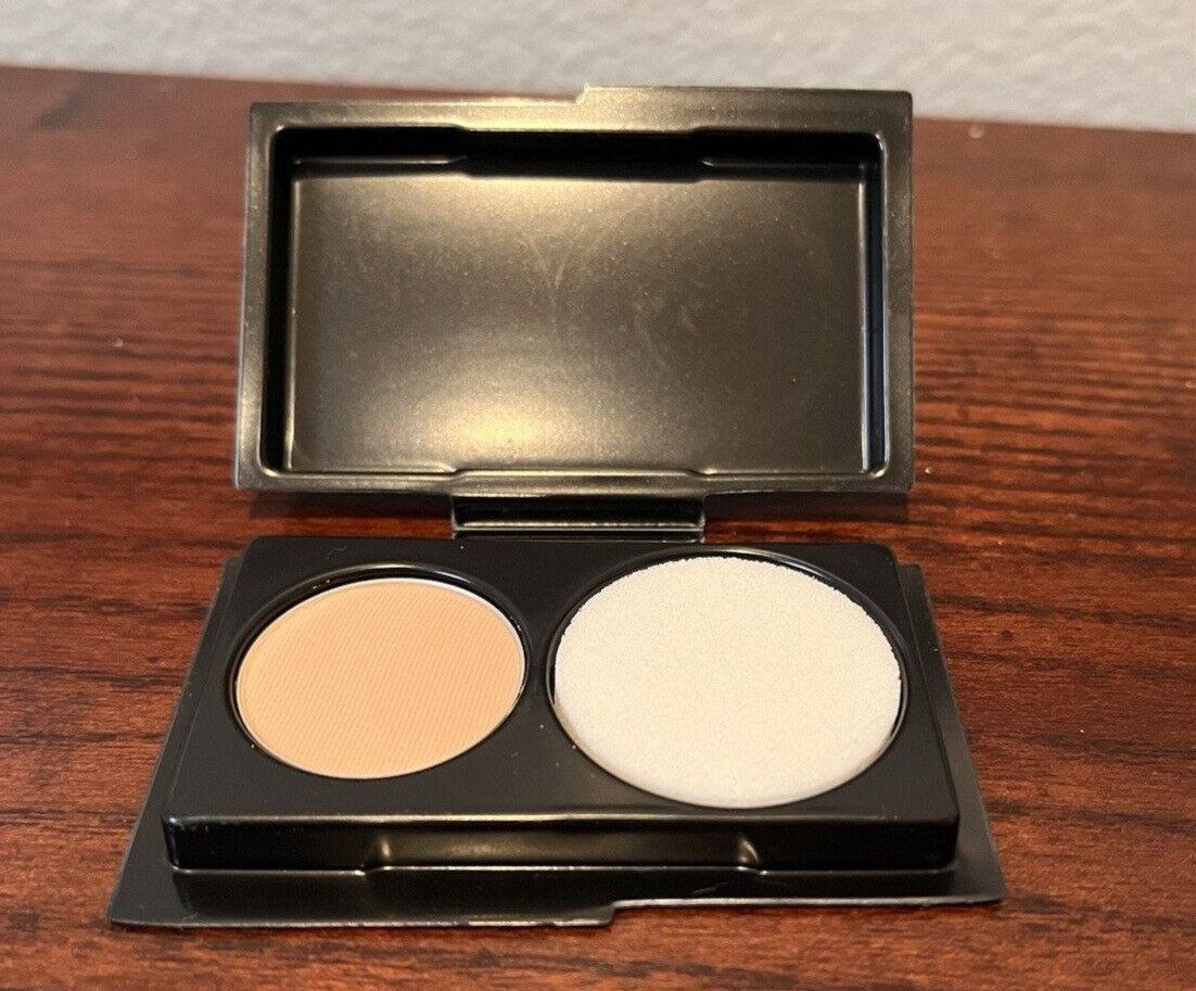 MAC Travel Lot PRIMER + MASCARA + SETTING SPRAY + POWDER FOUNDATION + HYPER REAL