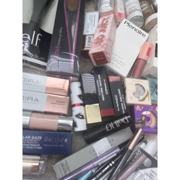 Name Brands 25‑Pc Makeup Lot Full‑Size Palette Lipstick Skin Hair 11 + Full Size