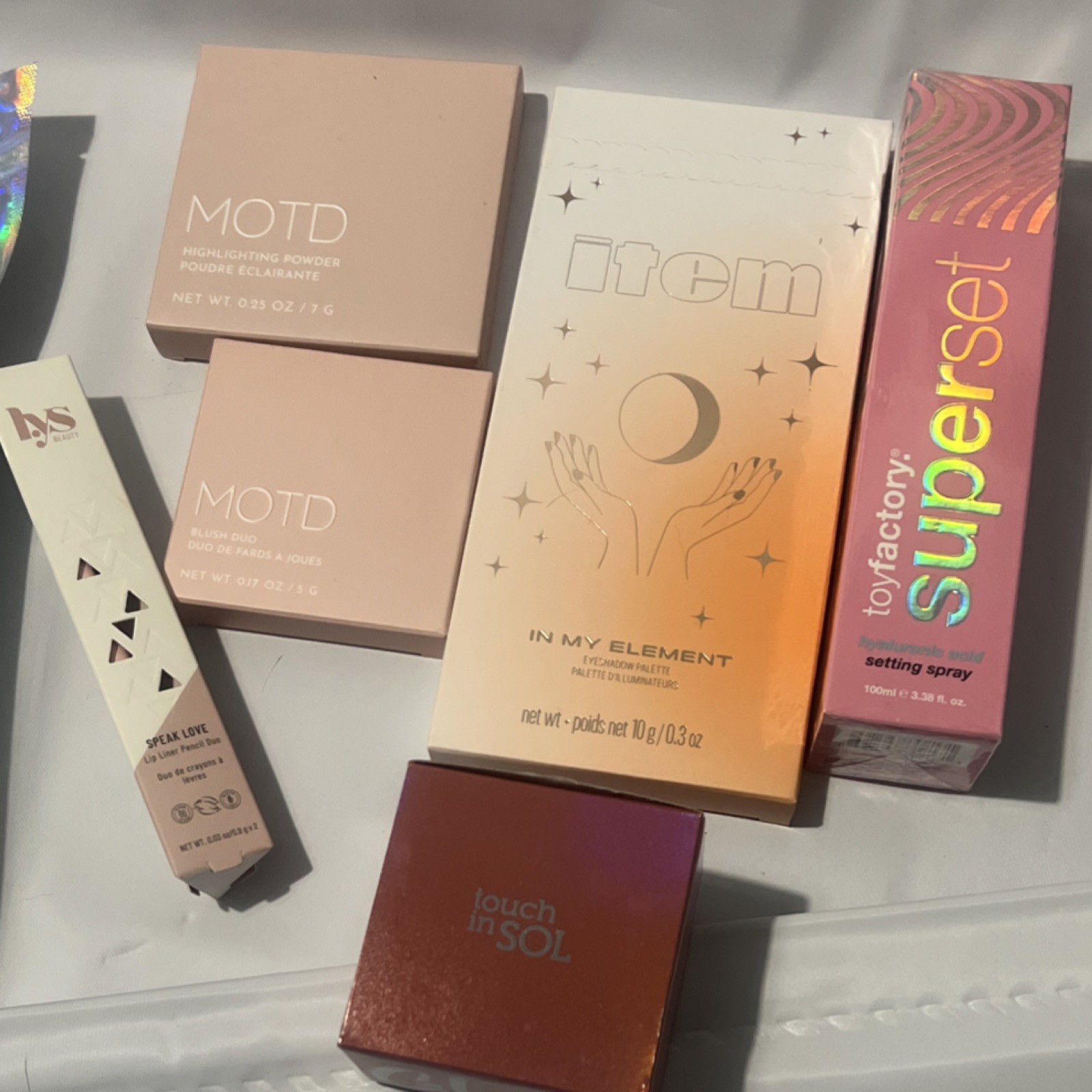 MOTD, Toyfactory, Touch In Sol Hydrating Makeup Lot – Full Size