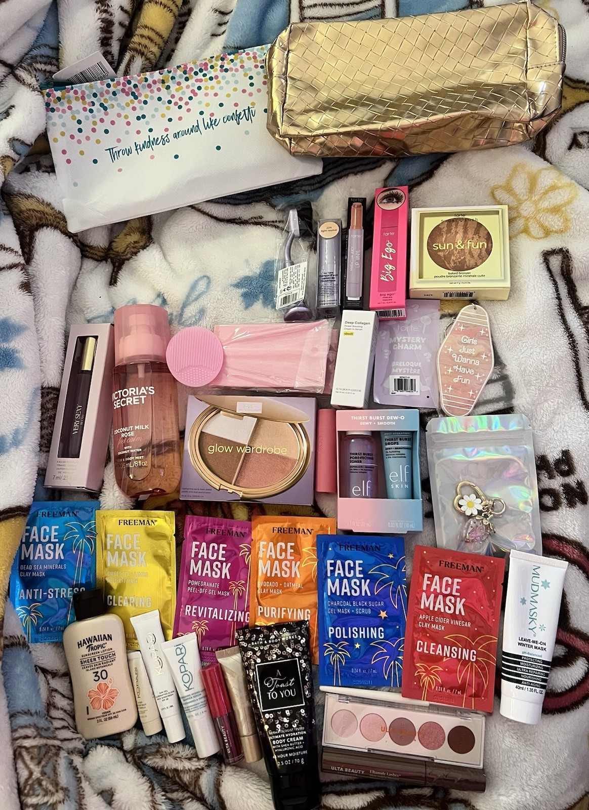 Brand New 35 Piece Beauty/Skincare Bundle w/ 7 Full Size Prestige Brand Products