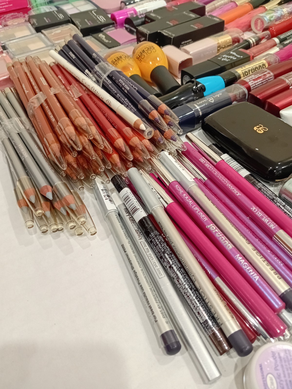 Makeup Lot 240 Pieces Maybelline Loreal Stila Full Size New Ret $2,100