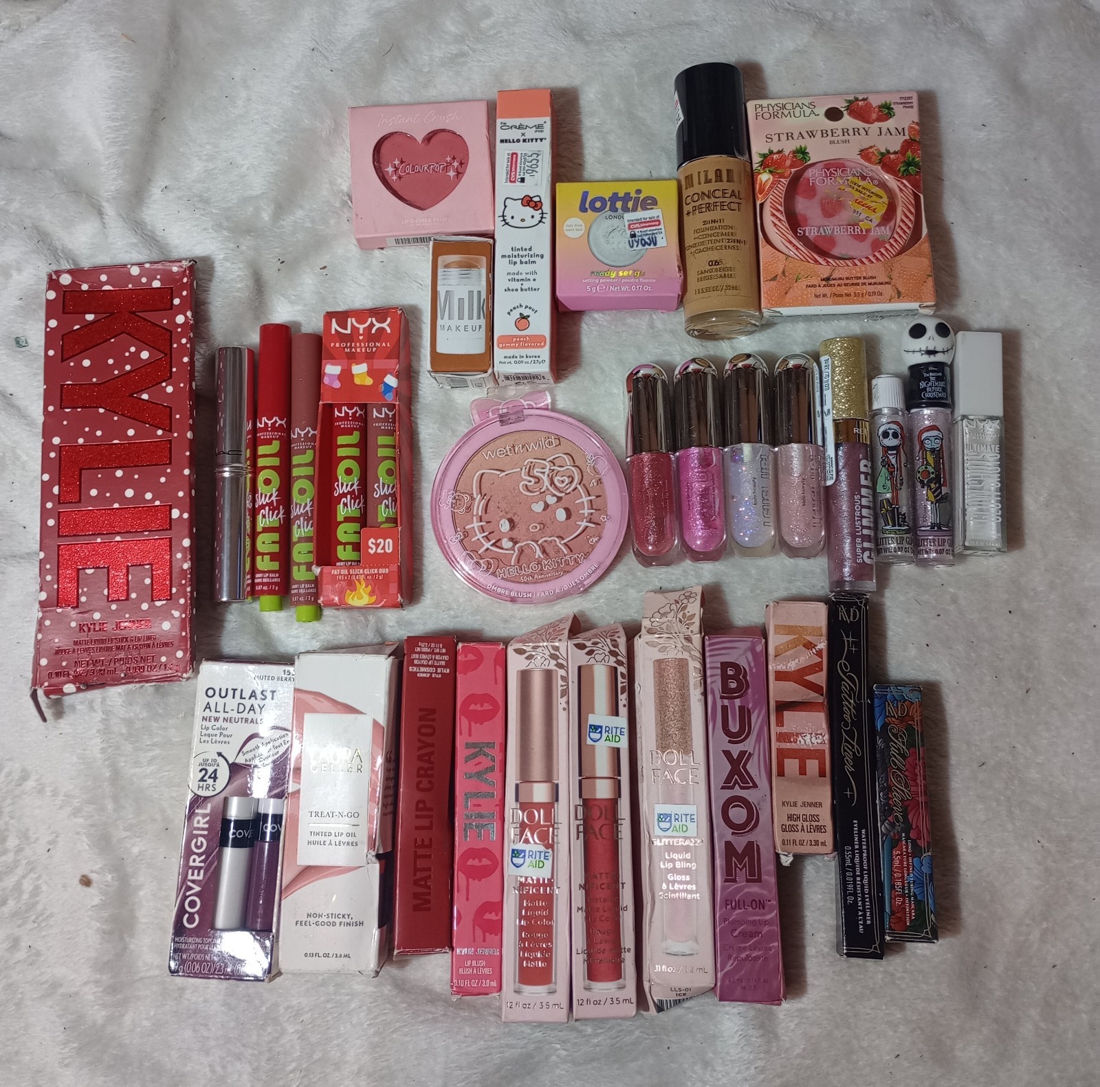 AFFORDABLE MAKEUP (READ DESCRIPTION)
