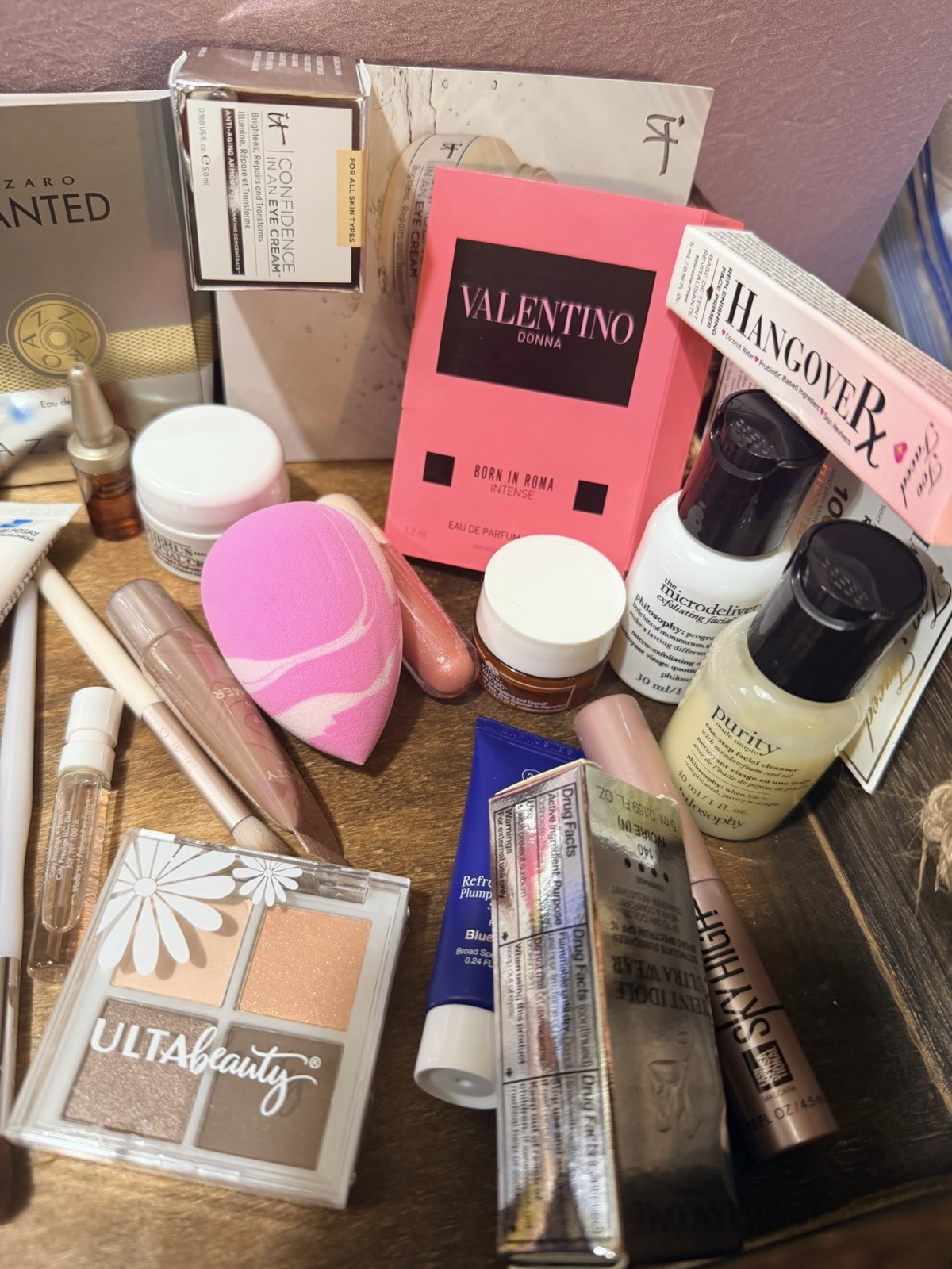 Lot 32 Deluxe / Travel Size Hair,Skin Care, Makeup Beauty Product Samples Bag MM