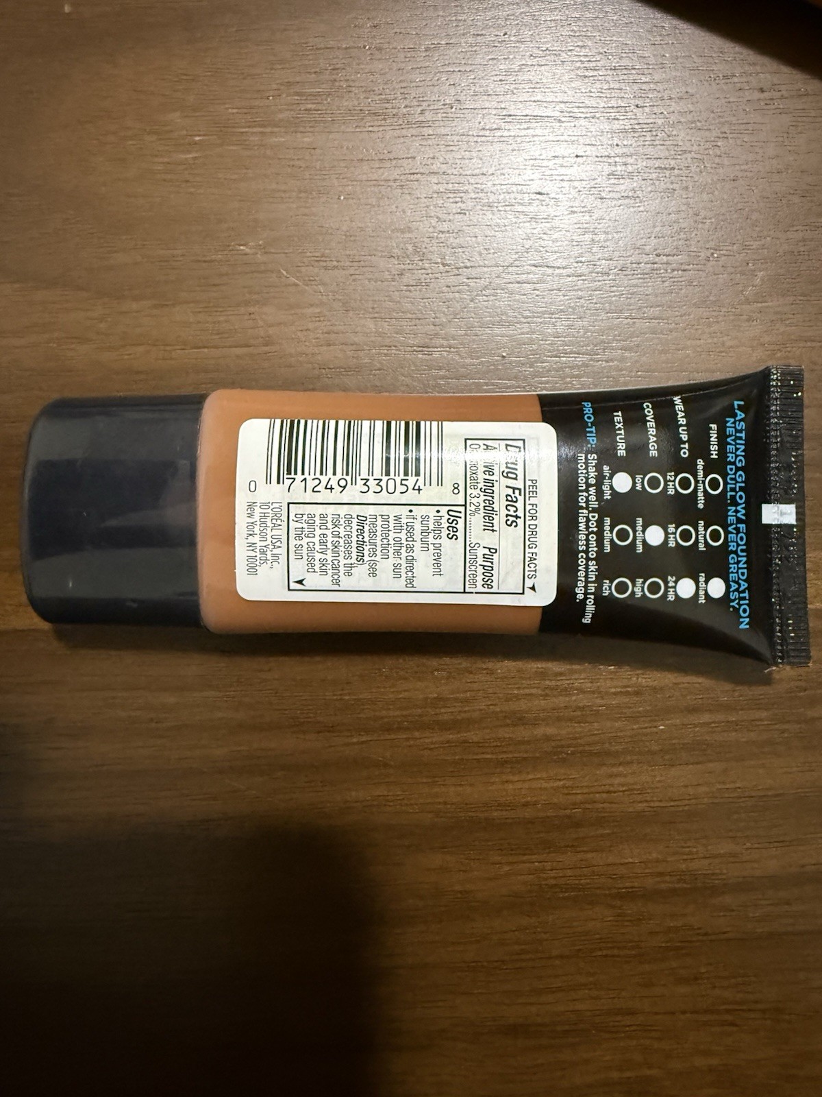 L’Oréal Makeup Lot – Foundation, Primer, 3 Powders – Deep Shades – NEW