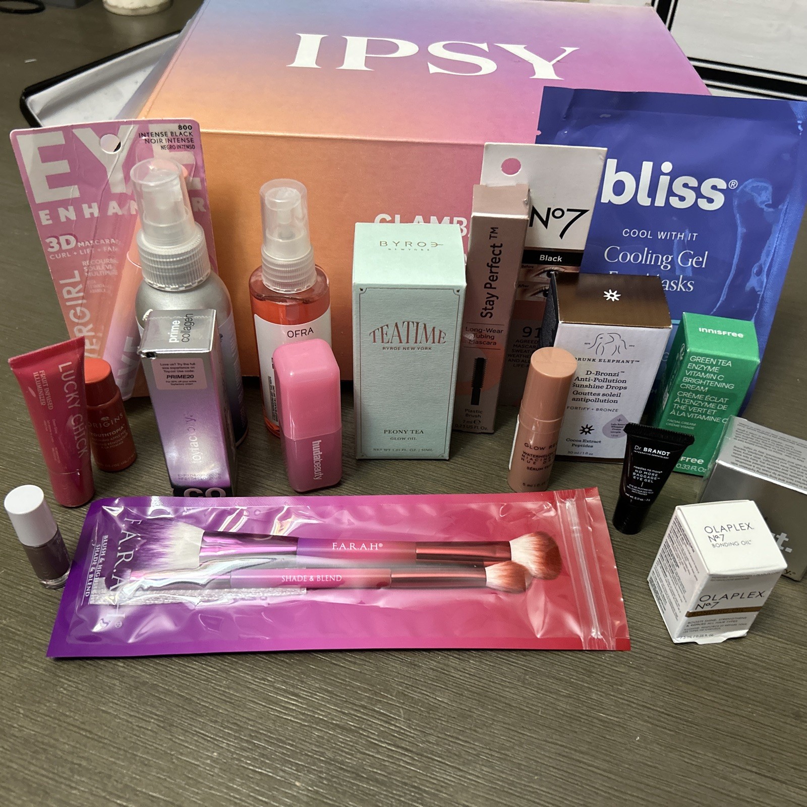 Ipsy Make-Up Mystery Make-Up Big Box Size 19 Pieces New