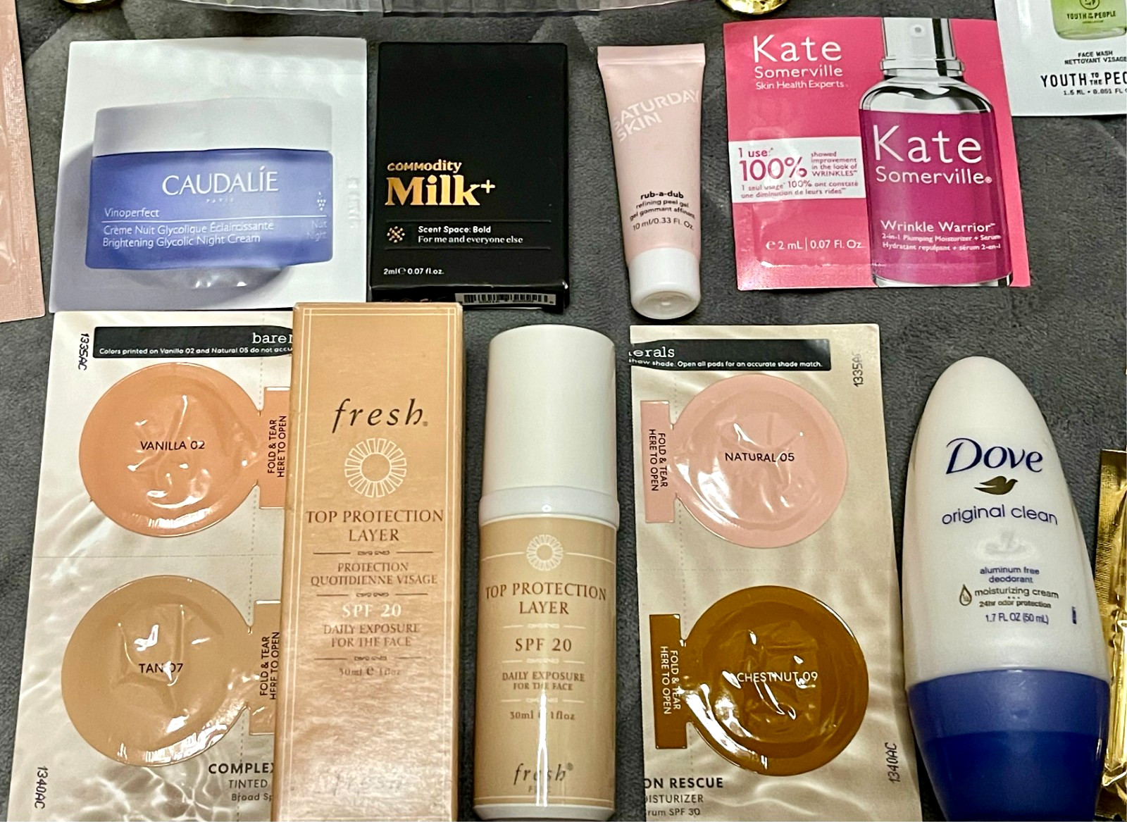 Ladies 30pc. Upscale Beauty & Skincare Lot with Fragrances Too! And Goodie Bag!