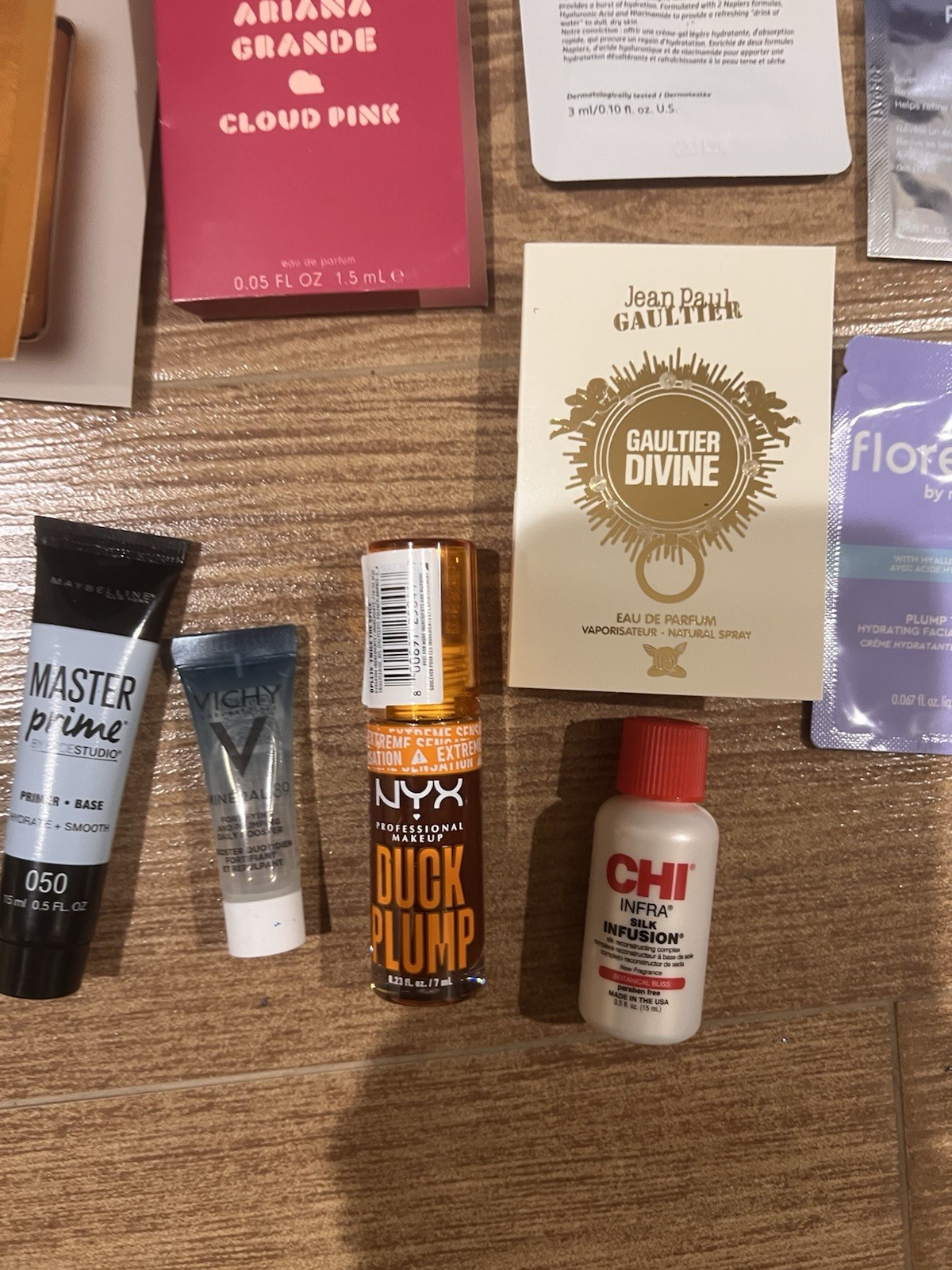 Travel/ Sample/ Full Sz Make Up, Prestige Perfume, Hair Skin LOT 22 Pc & Pouch P