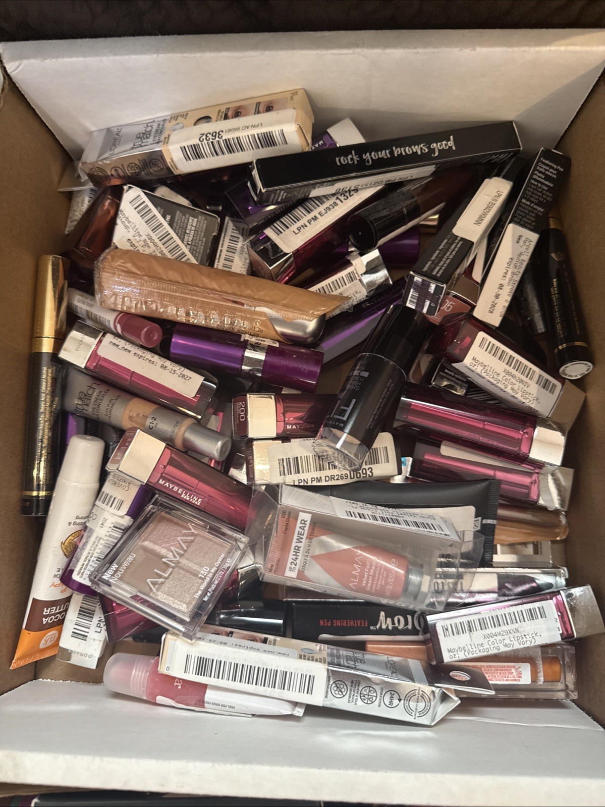 200+ Pieces Wholesale Cosmetics Lot Maybellinr Covergirl Revlon Etc Read Descrip