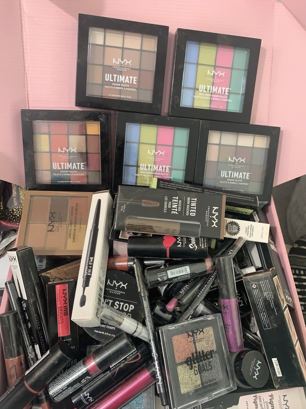 NYX PROFESSIONAL MAKEUP ASSORTED PROUDACTS, 10 UNITS