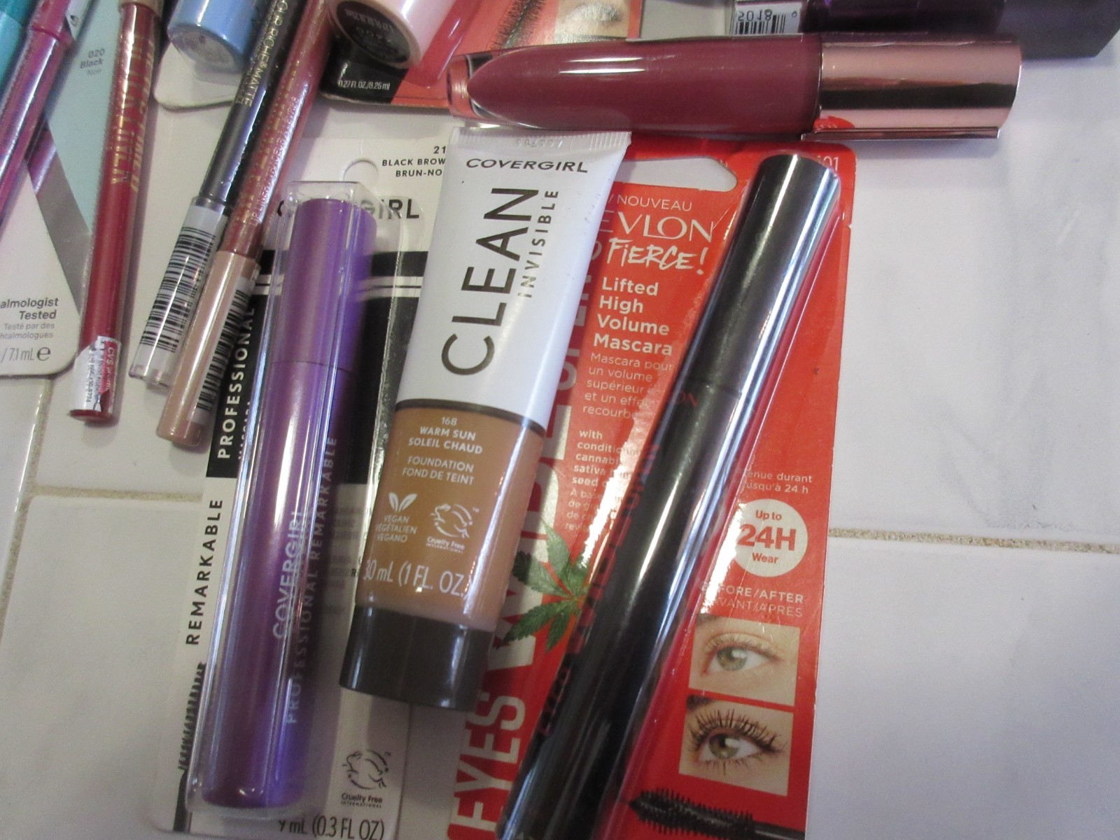 Make up lot 25pcs Maybelline, L’oreal, Elf, Cover girl, Revlon etc. Group 1