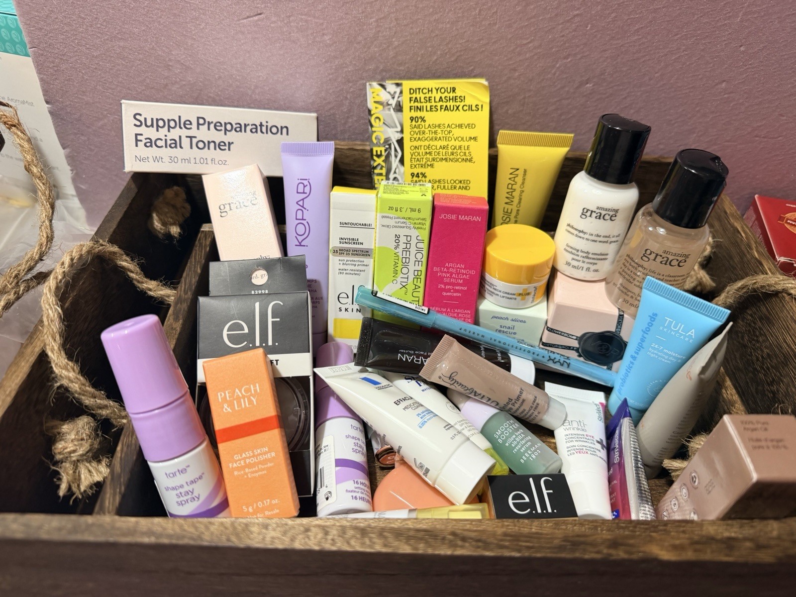 Lot 30 Deluxe / Travel Size Hair,Skin Care, Makeup Beauty Product Samples Bag FF