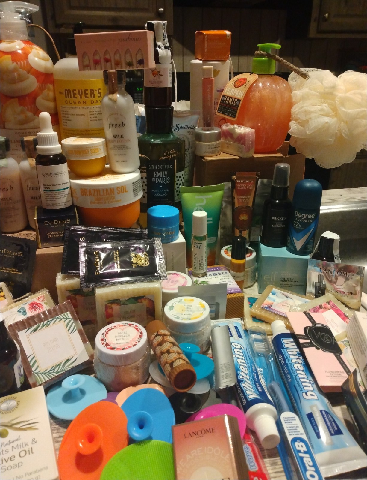 Huge 22lb New Upscale Beauty Bath Body Fragrance Skin Care Bundle-$ For Vet Care