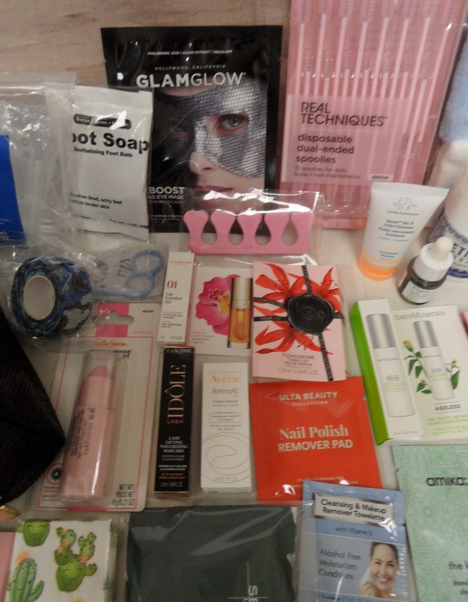 75+ PCS MAKEUP SKINCARE HAIR BEAUTY PERFUME DELUXE LUXURY FULL SAMPLE TRAVEL LOT