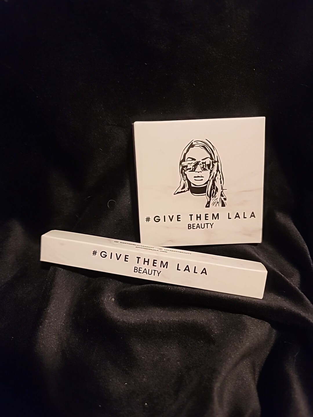 NIB Give Them Lala Beauty Showstopper Highlighter Glow and Eyeliner Black SEALED