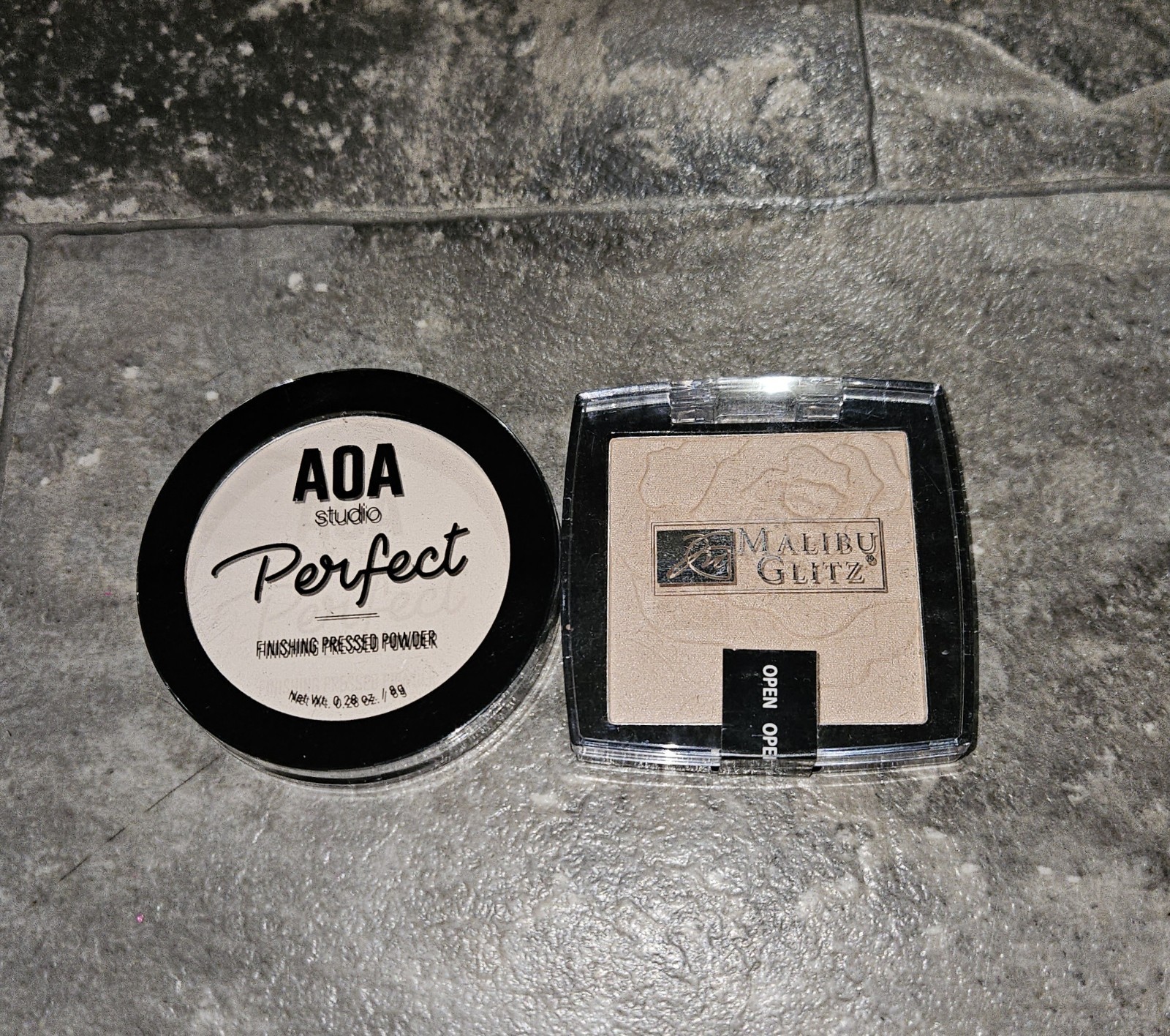 Malibu Glitz Pressed Luminous Powder + AOA Studio Perfect Pressed Powder