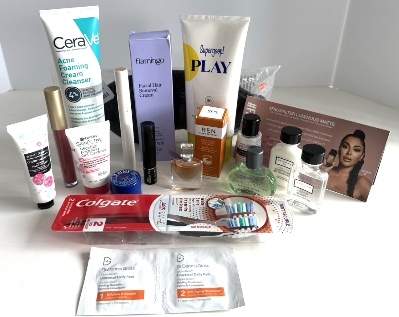19 PC MAKEUP SKINCARE FRAGRANCE SAMPLE LOT RV $125+