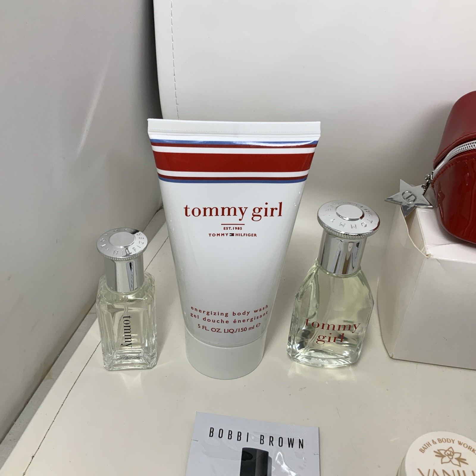 Huge Lot Of 40 Pieces Tommy Hilfiger & DKNY Full,travel & Sample Size