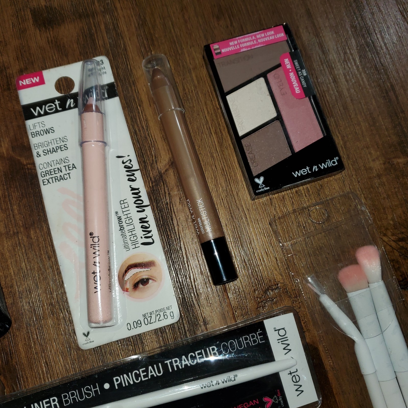 14 Wet n Wild Makeup & Skincare Lot – Eyeshadow / Glitter Mask / Setting Powder