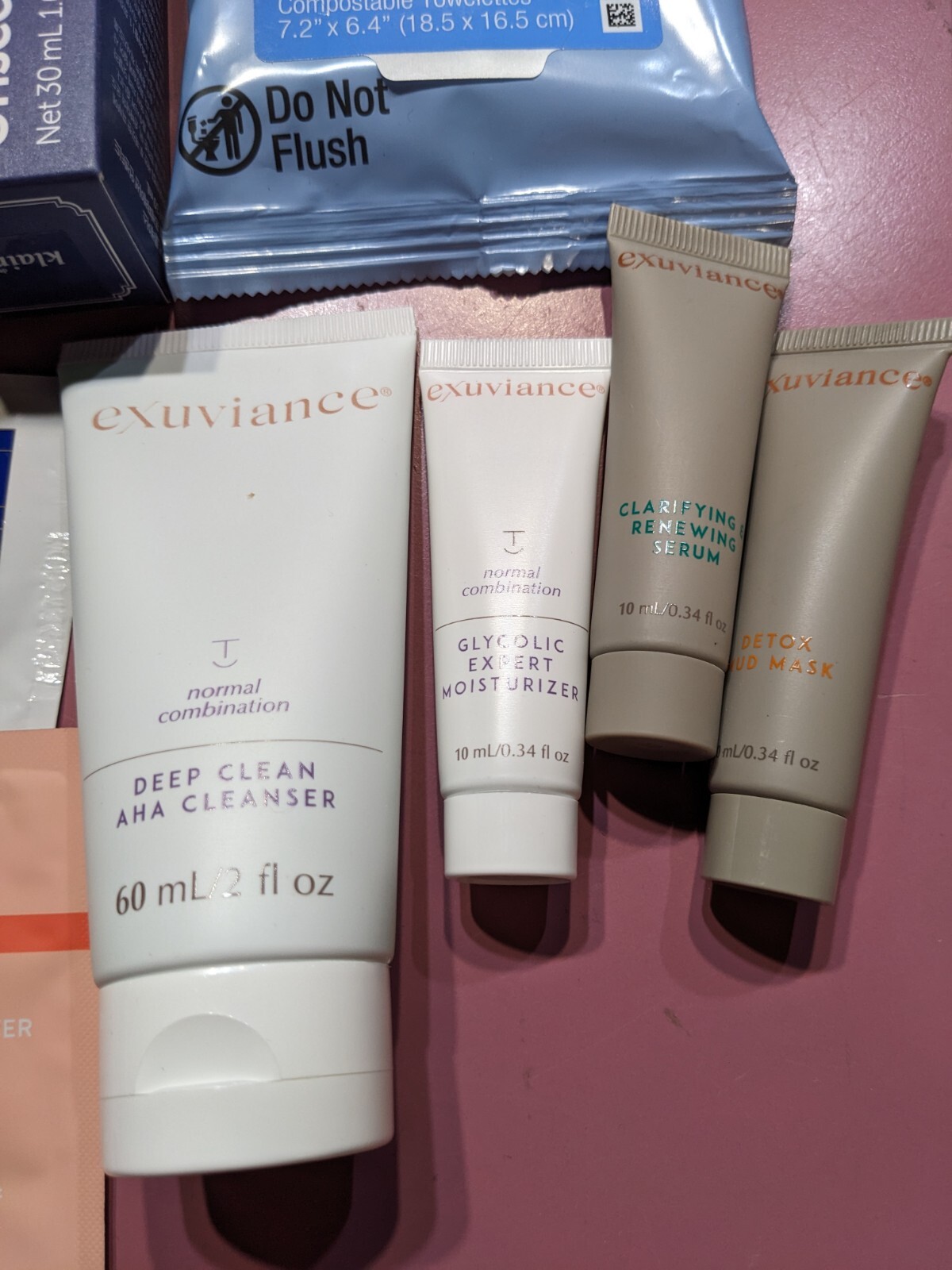 30 Piece Gift Bag Mixed Lot (7) Fragrance, Face Serums, Moisturizer, Exuviance
