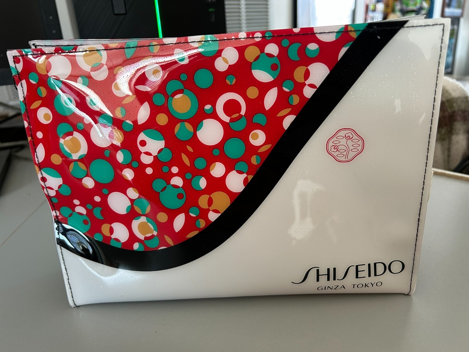 Mixed Lot 6 Shiseido Mini Travel Samples & Cosmetic Bag, Cologne, Serum, Lotion