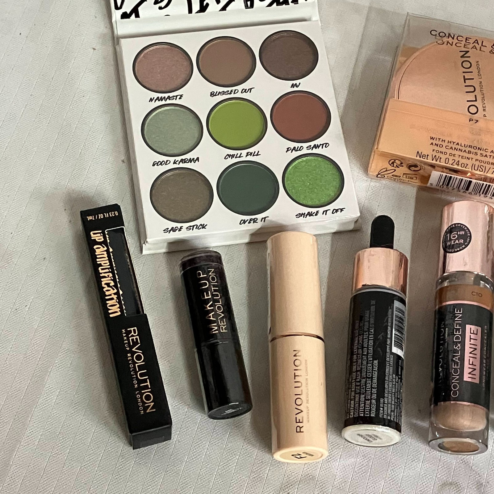 Revolution Concealer & Eye Palette Lip Mask Mirror More 10 pieces Set New