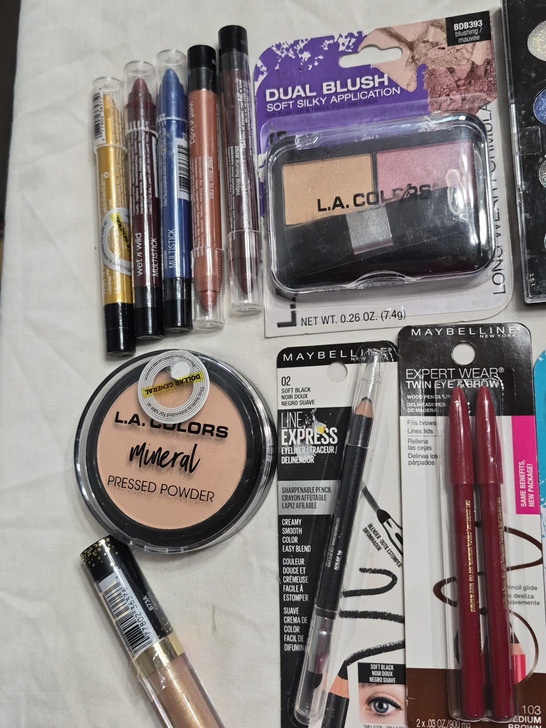 New Makeup Lot of 27 Covergirl Maybelline LA Colors Wet N’ Wild Eyes cheek Face