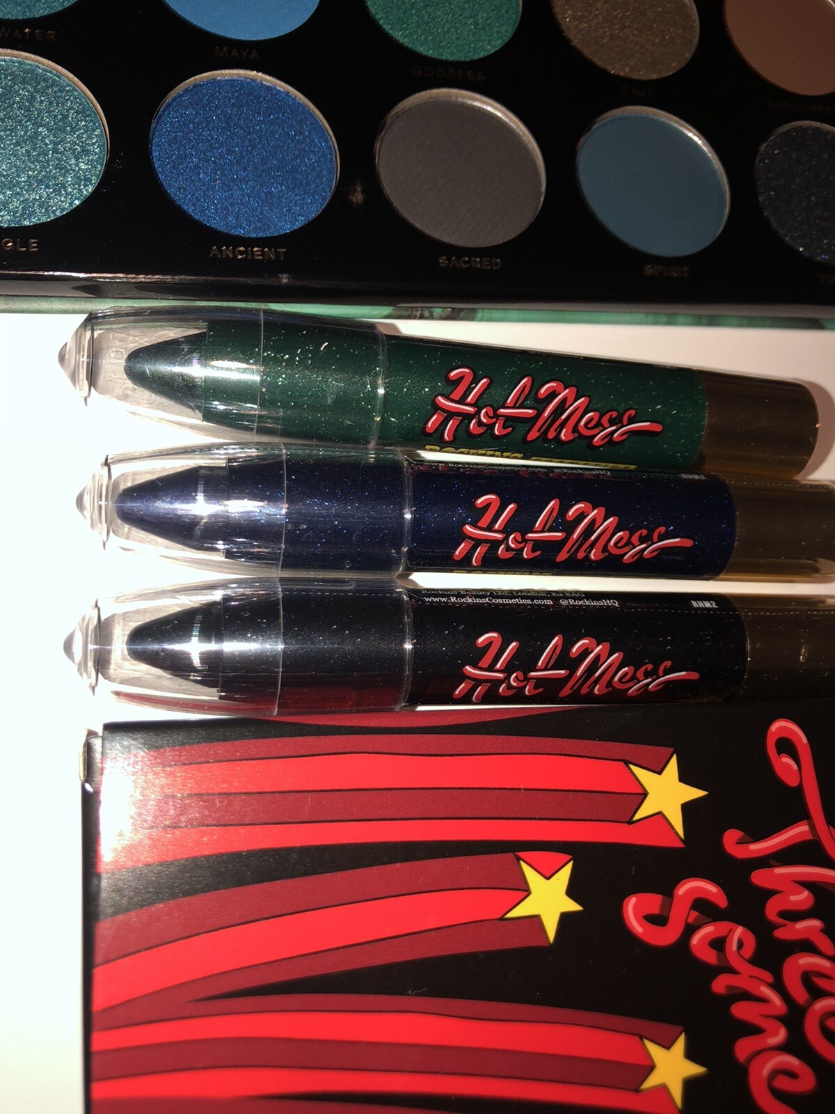 BoxyCharm Luxe Lot Luxie Brushes, Iconic Blaze Chaser, Hipdot Cenote, Hot Mess