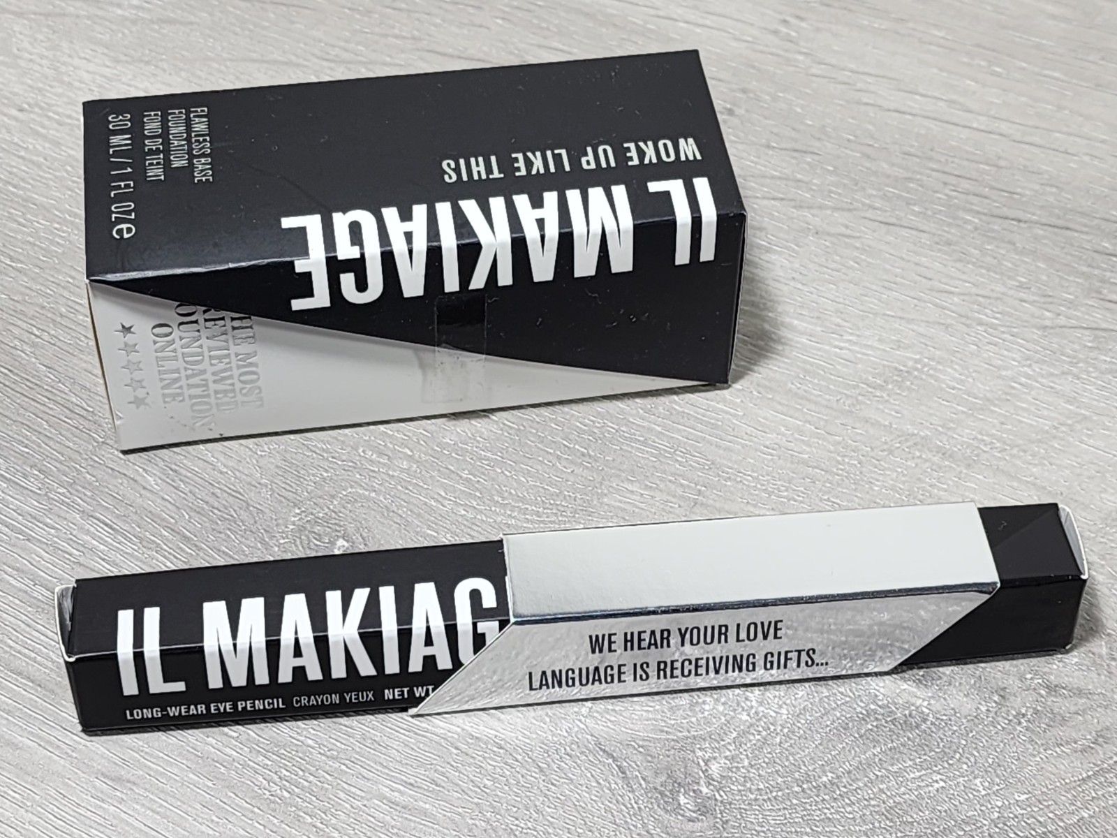 Makeup bundle lot Long wear eye pencil and base foundation 1 FL oz IL MAKIAGE