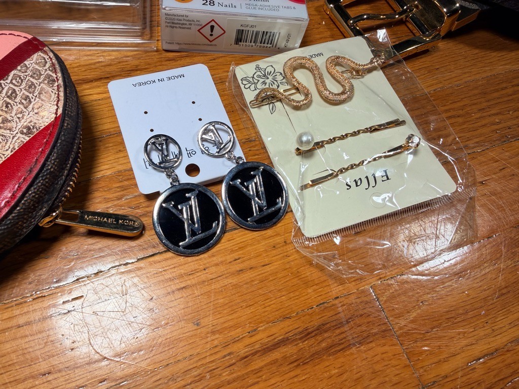 Beauty & Accessories Bulk Lot – False Lashes, Makeup, Jewelry, Headbands, Nails