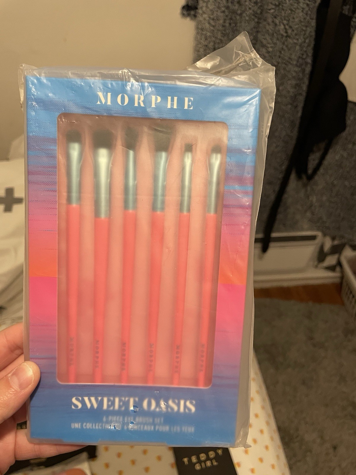 Morphe, Teddy Girl, Kara Beauty, Isaac Mizrahi Makeup Brushes, Eye Shadow Bundle