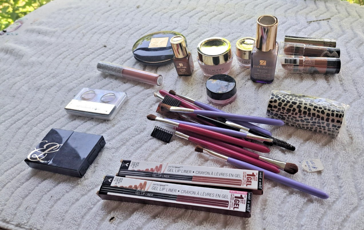 Makeup Lot: Estee Lauder, Wet N Wild , ReVolution, Plus Pre-owned brushes
