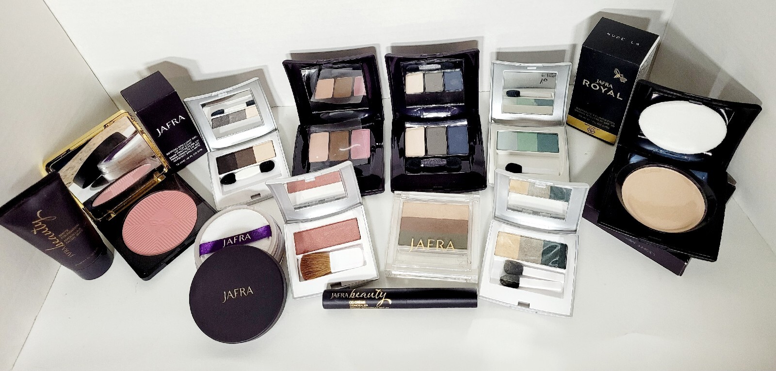 Collection of JAFRA Makeup, Lot Of 14 Items