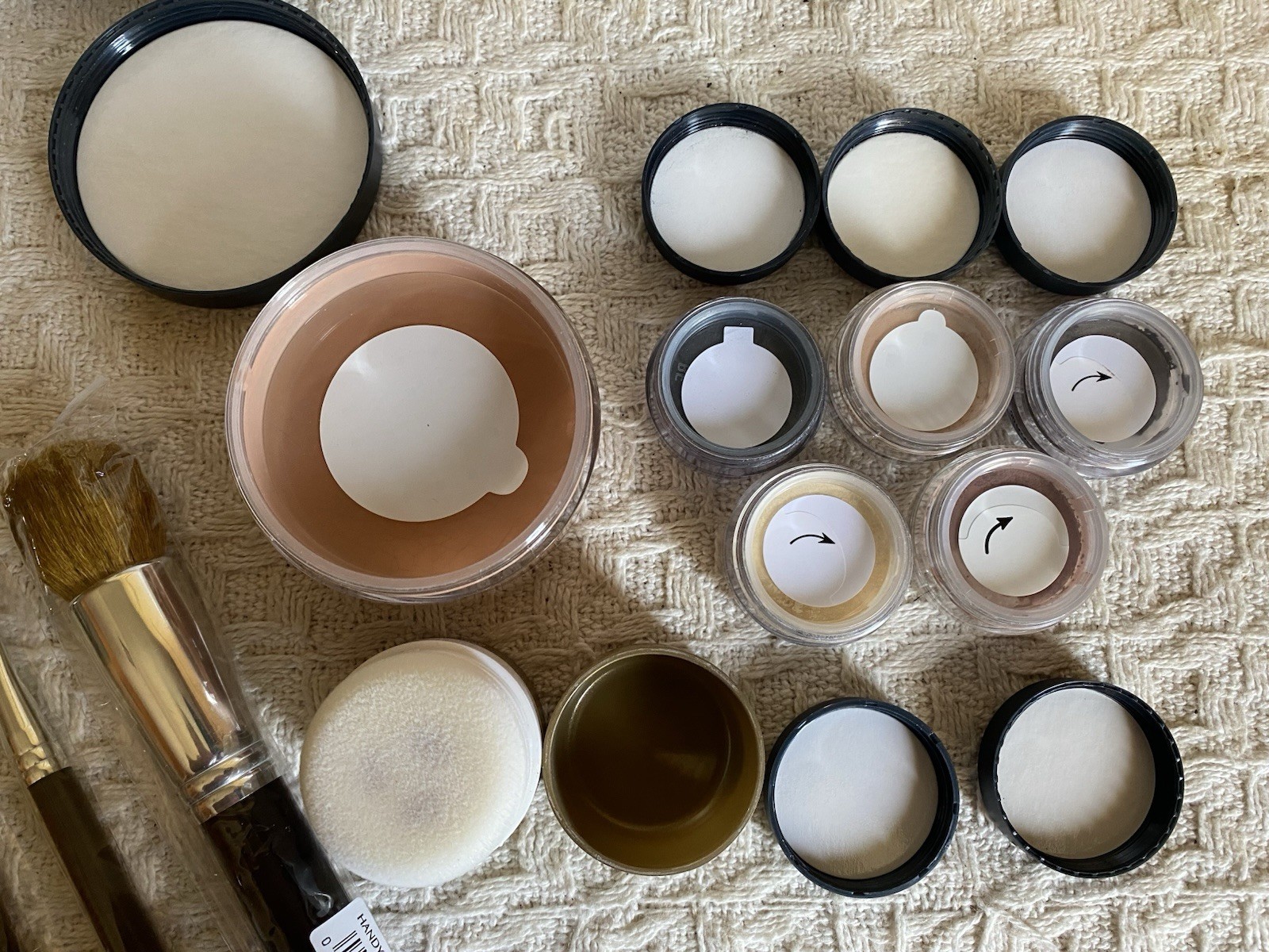 Bare Minerals By Bare Escentuals Makeup Lot w/ White Zip Case SEALED