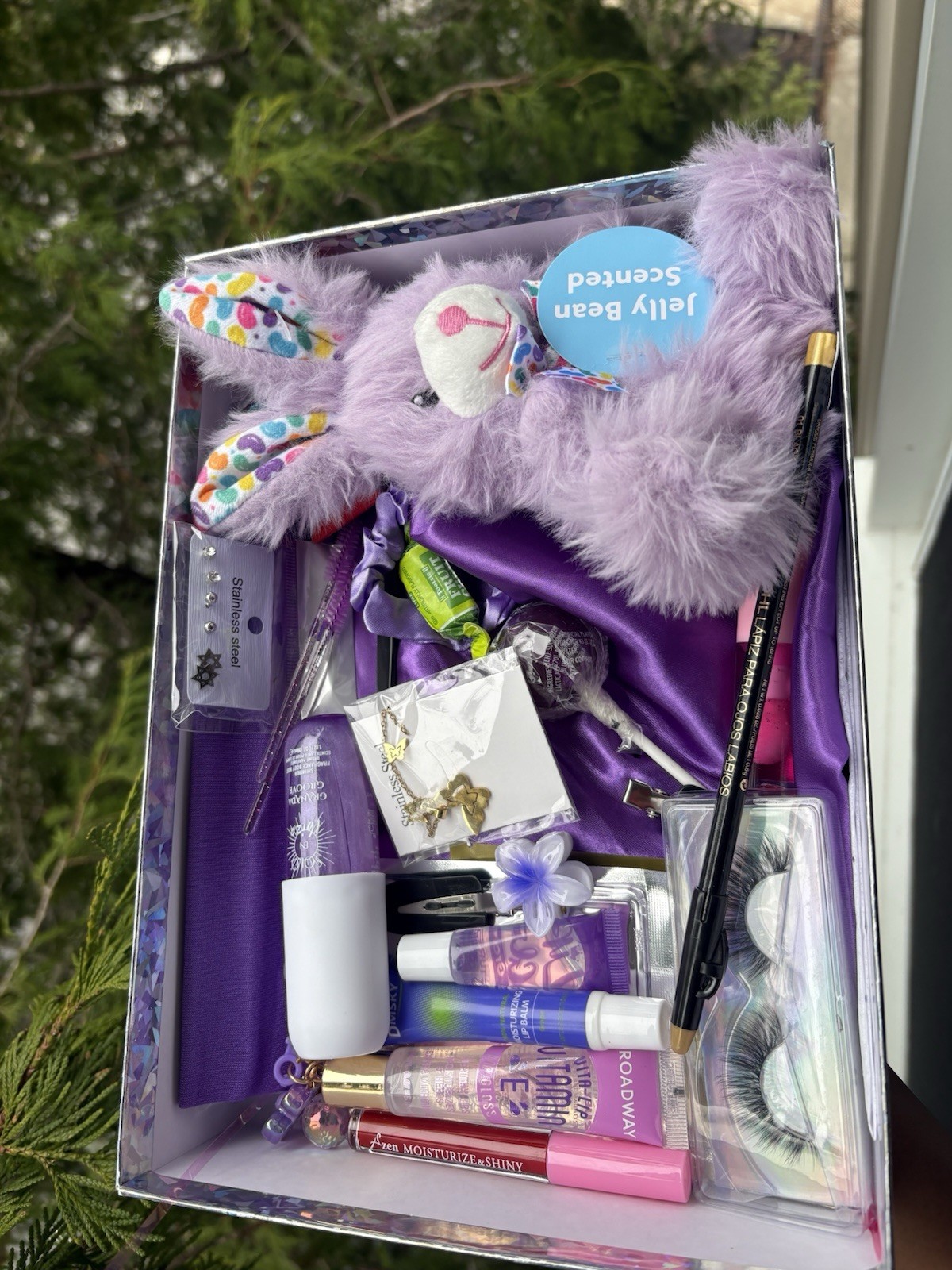 Broadway Mixed Makeup Lot False Eyelashes Lip Gloss Accessories Jelly Bean Plush