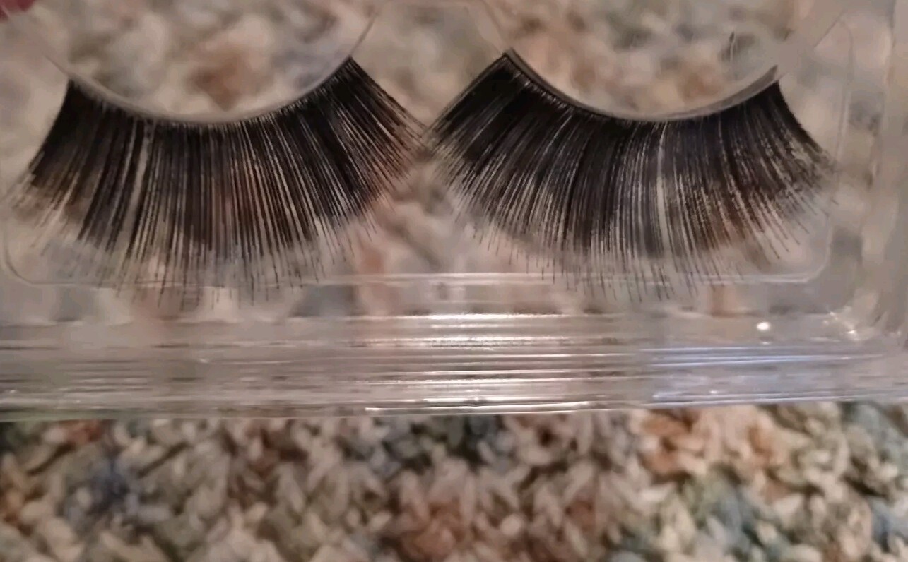 8 Mix Lot Wet n Wild Fantasy Makers Bat Those Lashe Feather Gemstone Eyelashes