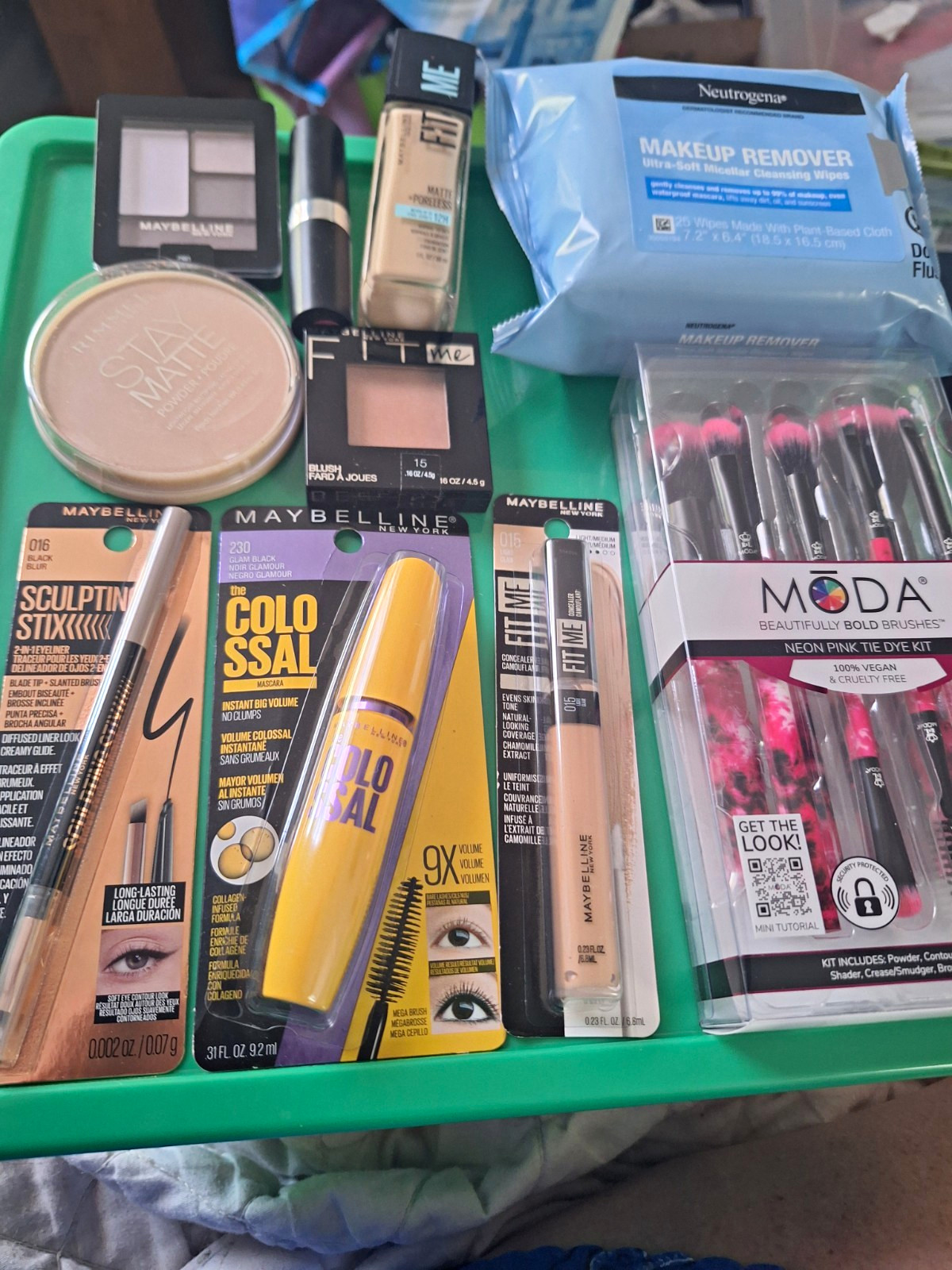 Maybelline New York Fit Me Matte + Poreless & Colossal Makeup Lot + MODA Brushes