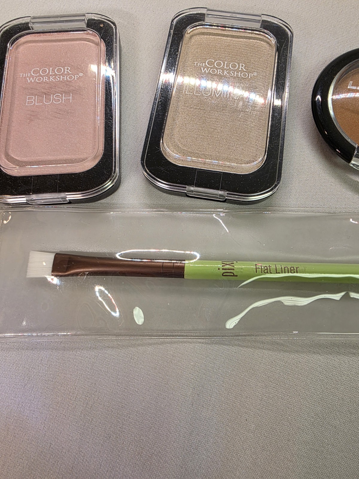 4pc Makeup Bundle Pixi Liner Brush LA Colors Blush The Color Workshop Face Lot