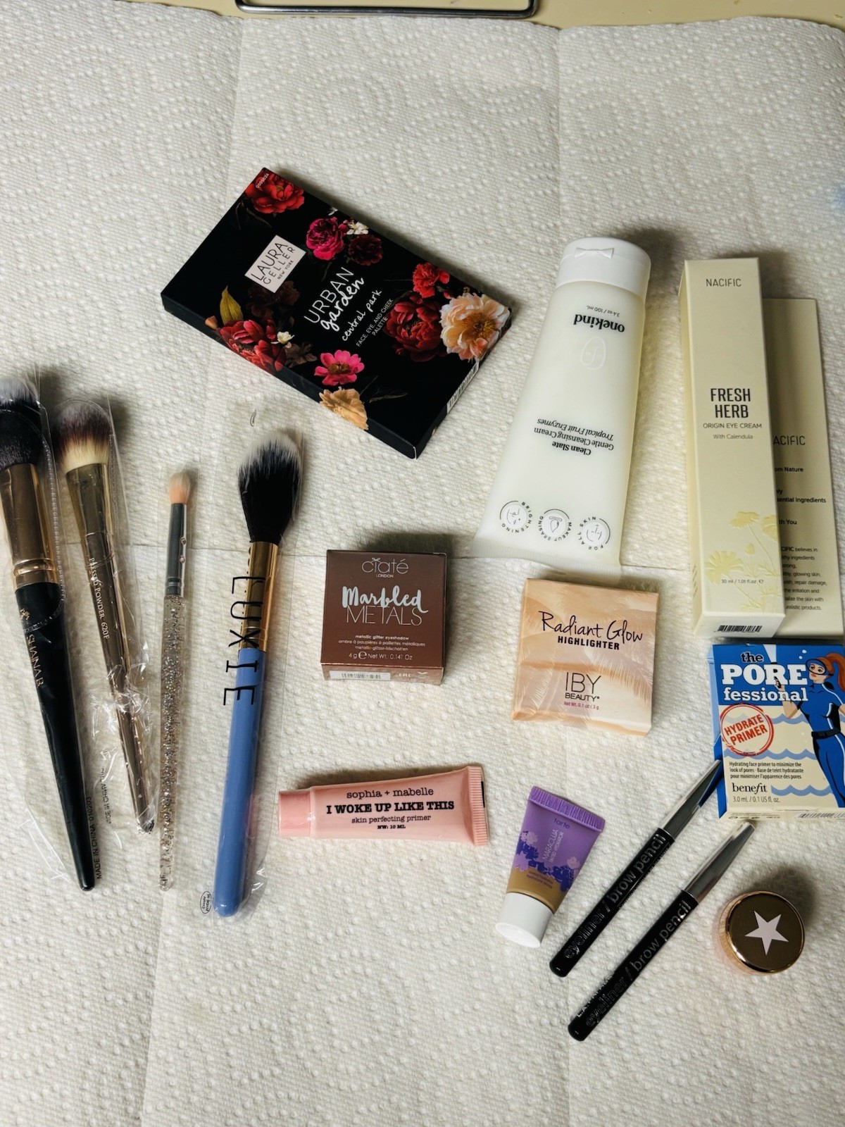 15 Piece Makeup Lot. All Brand New Unused