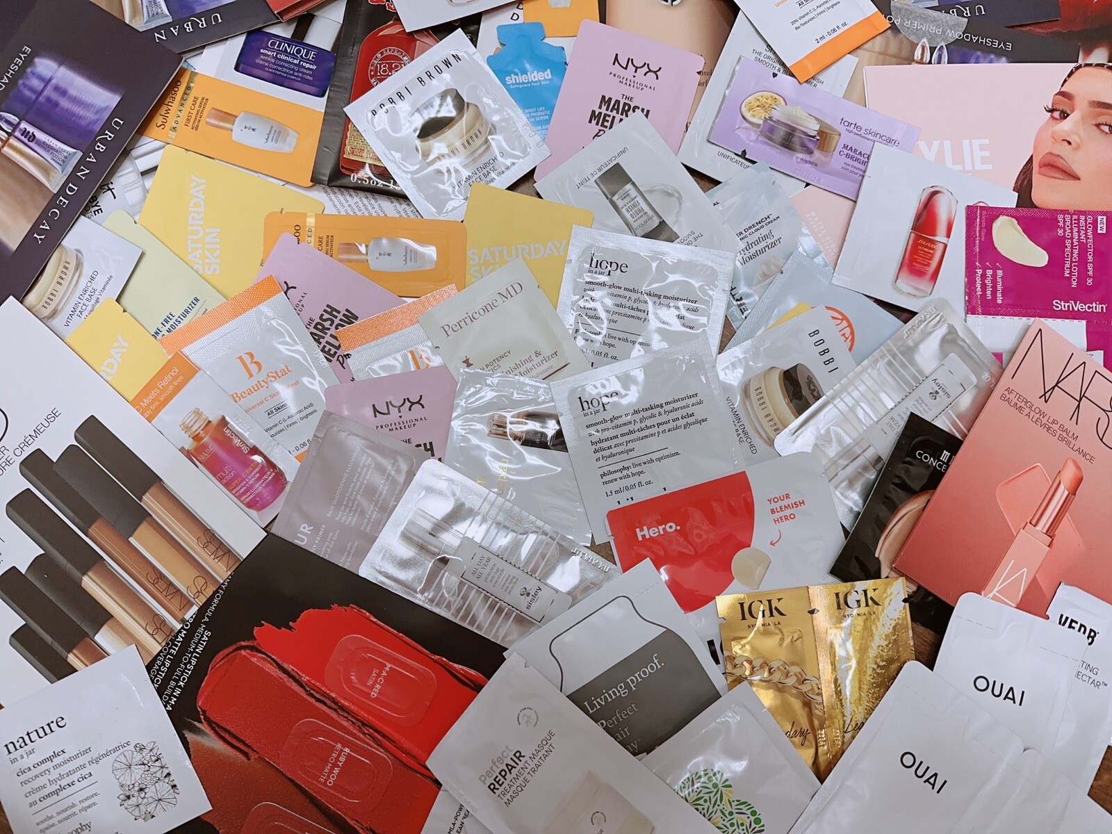 30 X Mix Skincare Makeup HairCare Samples Dior Rare Beauty Nars Fenty + 1 Pouch