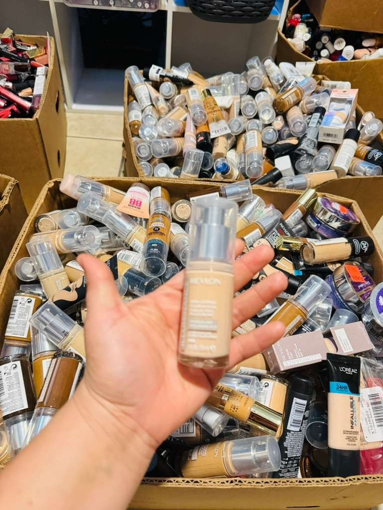 Wholesale Mix Lot Of 100 Pieces New Cosmetics