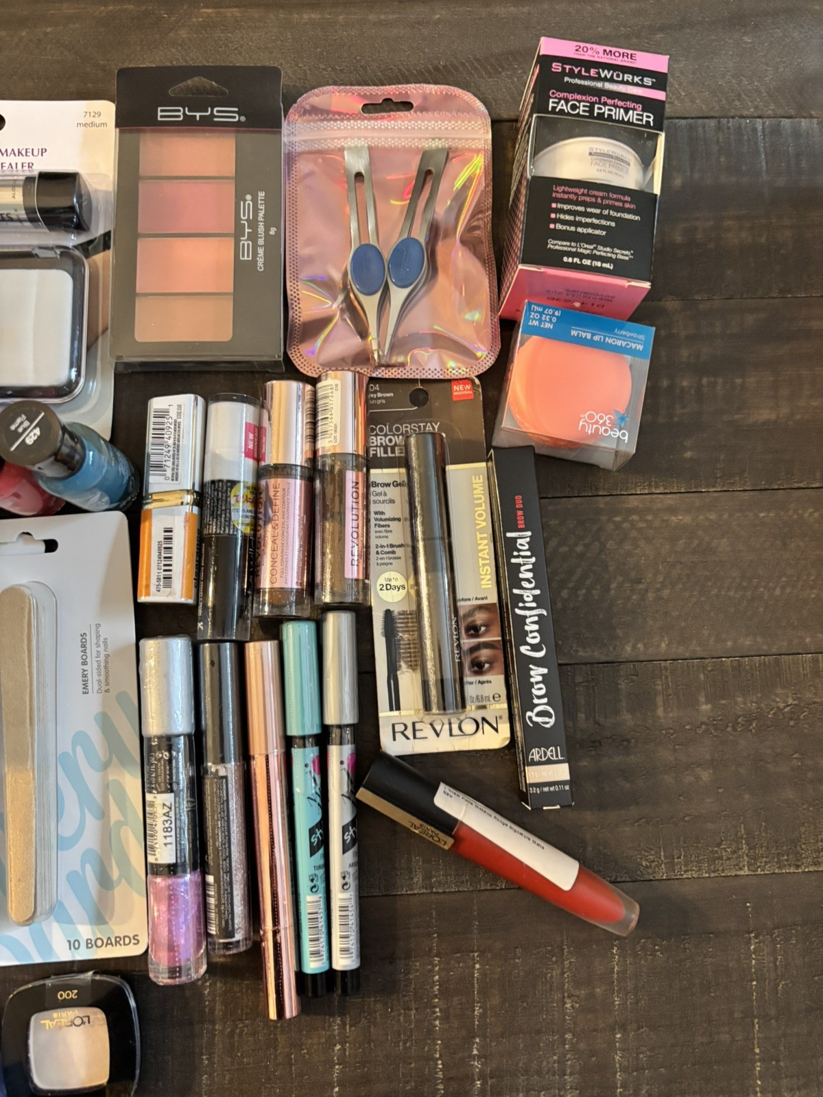 25 Assorted Full Size Mixed Makeup & Beauty Lot- As seen in photos- Box 608