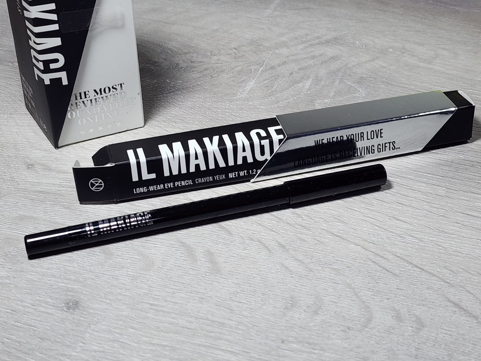 Makeup bundle lot Long wear eye pencil and base foundation 1 FL oz IL MAKIAGE